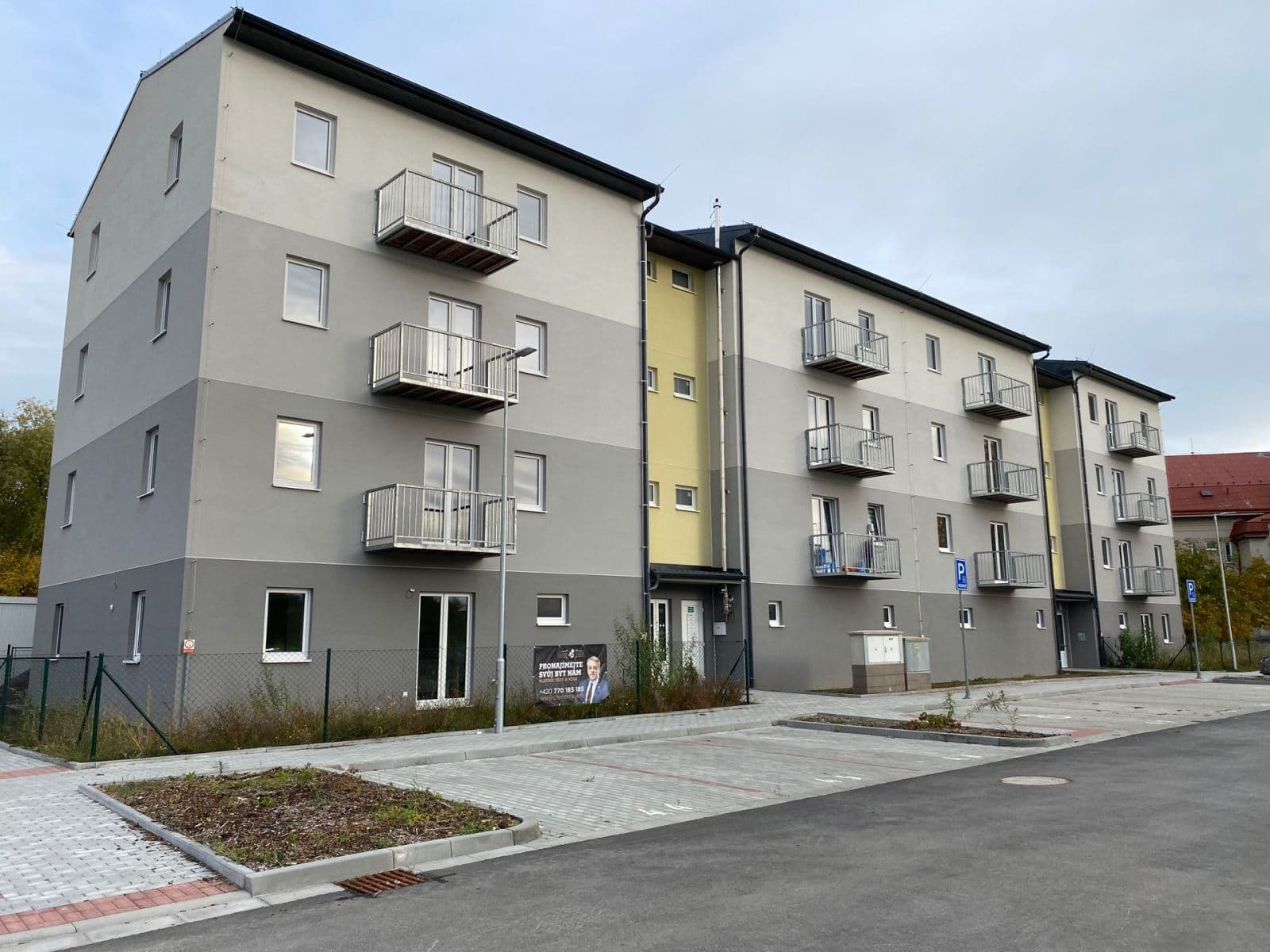 Pronájem bytu 2+kk 44 m², Nádražní, Hrochův Týnec, Pardubický kraj Pronájem bytu 2+kk 44 m², Nádražní, Hrochův Týnec, Pardubický kraj