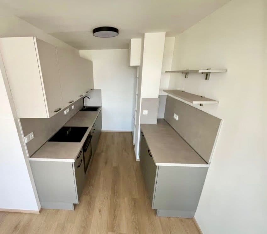 Pronájem bytu 3+1 55 m², Lodžská, Praha, Praha Pronájem bytu 3+1 55 m², Lodžská, Praha, Praha