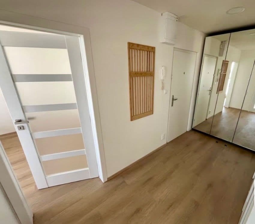 Pronájem bytu 3+1 55 m², Lodžská, Praha, Praha Pronájem bytu 3+1 55 m², Lodžská, Praha, Praha