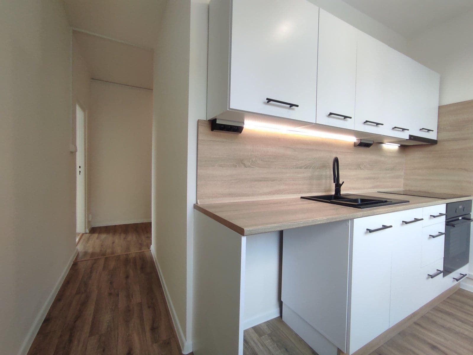 Pronájem bytu 3+1 54 m², Masarykova třída, Orlová, Moravskoslezský kraj Pronájem bytu 3+1 54 m², Masarykova třída, Orlová, Moravskoslezský kraj