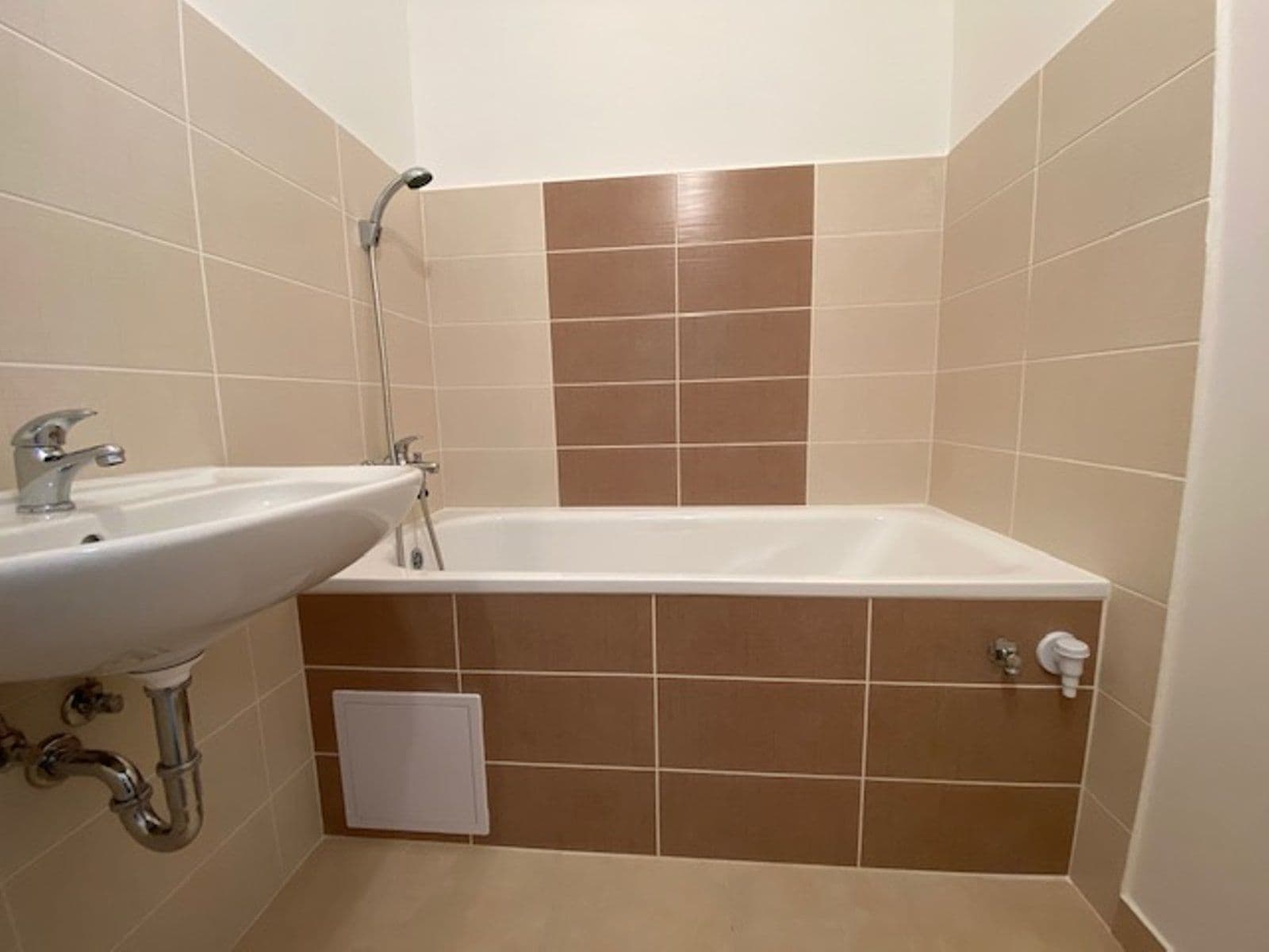 Pronájem bytu 2+1 56 m², Masarykova třída, Orlová, Moravskoslezský kraj Pronájem bytu 2+1 56 m², Masarykova třída, Orlová, Moravskoslezský kraj