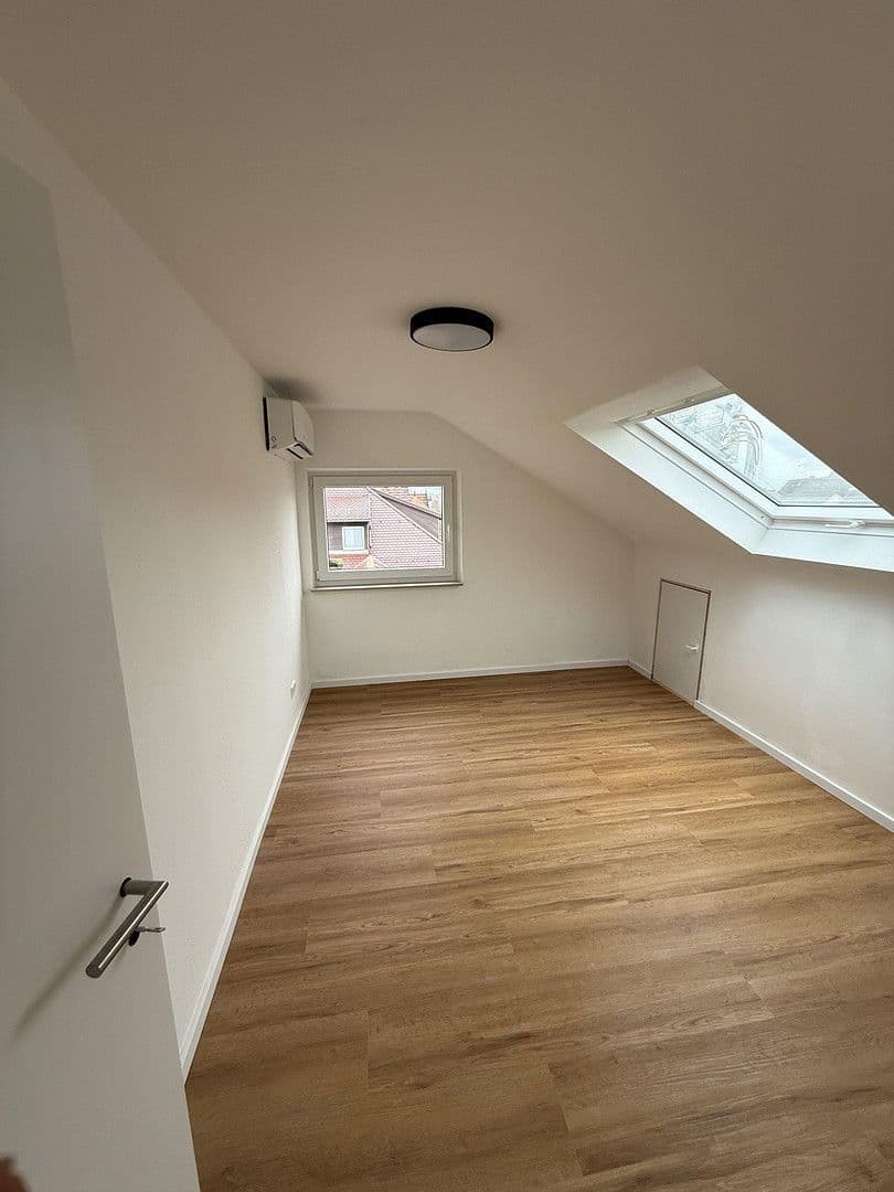 Pronájem bytu 3+1 75 m², Nordbahnhofstr., Stuttgart, Bádensko-Württembersko Pronájem bytu 3+1 75 m², Nordbahnhofstr., Stuttgart, Bádensko-Württembersko