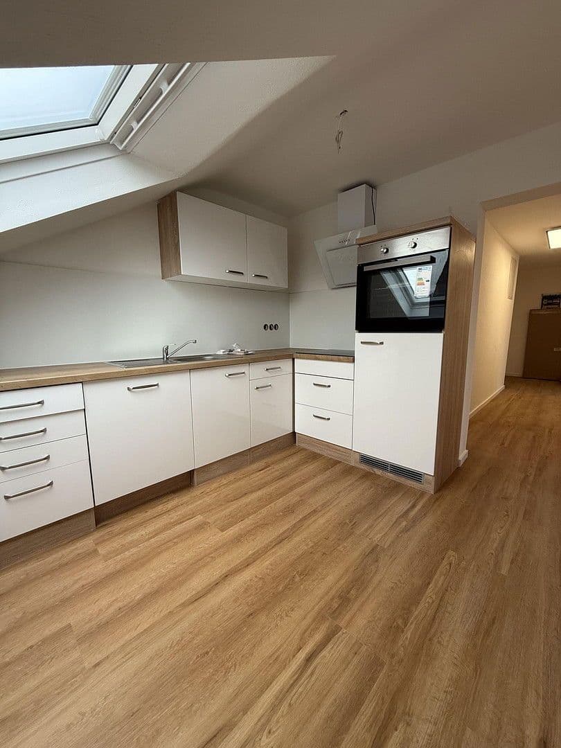 Pronájem bytu 3+1 75 m², Nordbahnhofstr., Stuttgart, Bádensko-Württembersko Pronájem bytu 3+1 75 m², Nordbahnhofstr., Stuttgart, Bádensko-Württembersko