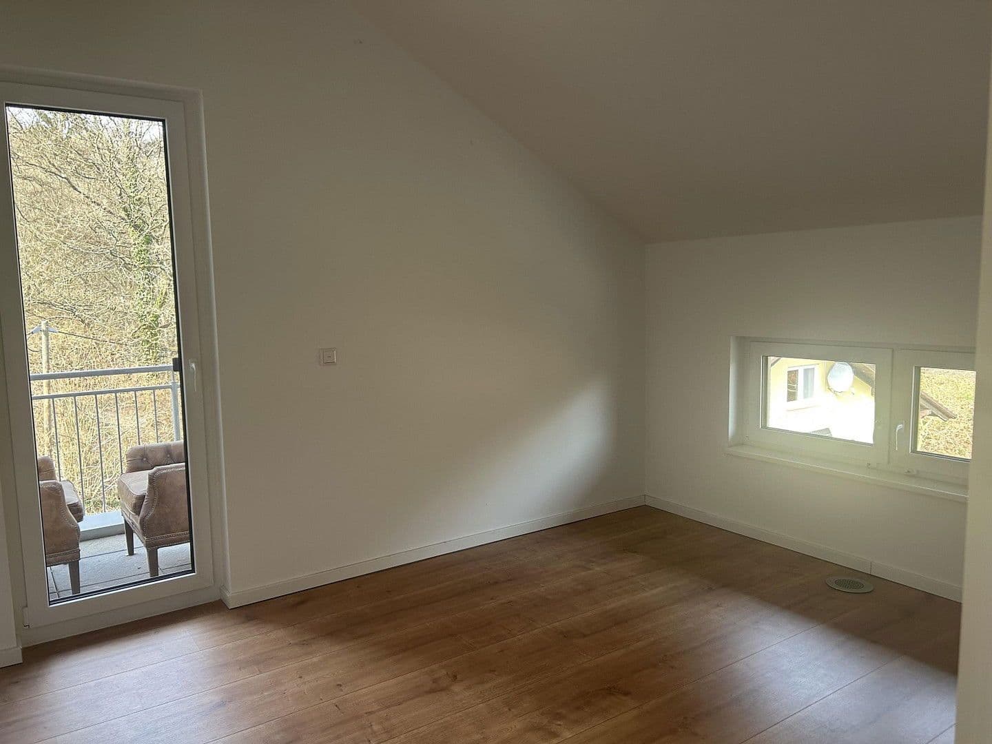 Pronájem domu 225 m², pozemek 1.012 m², Im Brochenbachtal 5, Sankt Katharinen, Porýní-Falc Pronájem domu 225 m², pozemek 1.012 m², Im Brochenbachtal 5, Sankt Katharinen, Porýní-Falc