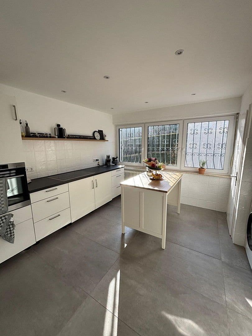 Pronájem bytu 4+1 142 m², Lohbachweg 9, Bad Sooden-Allendorf, Hessen Pronájem bytu 4+1 142 m², Lohbachweg 9, Bad Sooden-Allendorf, Hessen