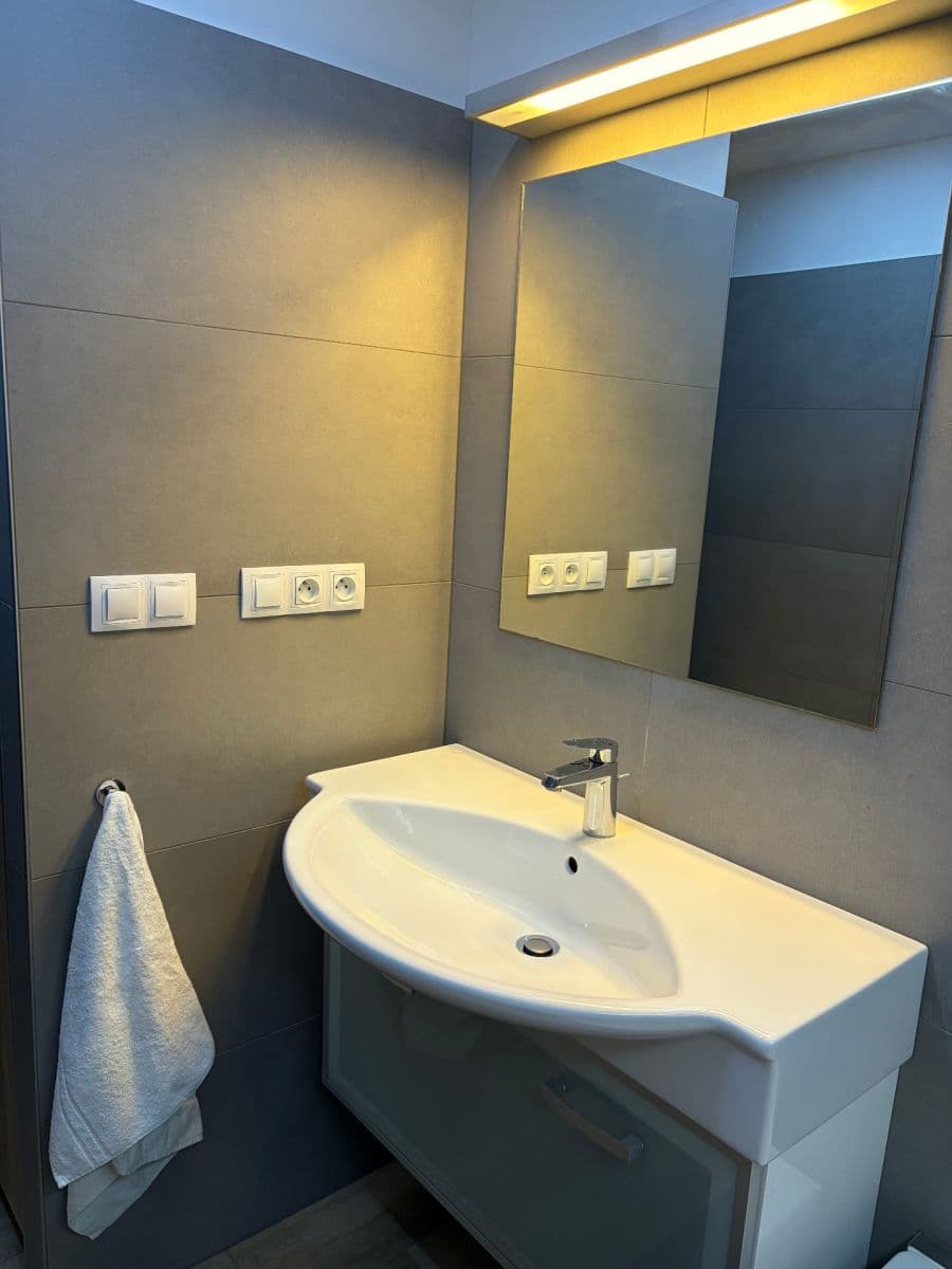 Pronájem bytu 3+kk 68 m², Hluboká, Zlín, Zlínský kraj Pronájem bytu 3+kk 68 m², Hluboká, Zlín, Zlínský kraj