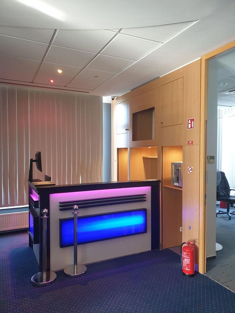 Pronájem nebytového prostoru 297 m², Pinneberstraße 155, Ellerbek, Šlesvicko-Holštýnsko Pronájem nebytového prostoru 297 m², Pinneberstraße 155, Ellerbek, Šlesvicko-Holštýnsko