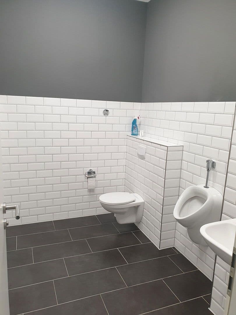 Pronájem nebytového prostoru 297 m², Pinneberstraße 155, Ellerbek, Šlesvicko-Holštýnsko Pronájem nebytového prostoru 297 m², Pinneberstraße 155, Ellerbek, Šlesvicko-Holštýnsko