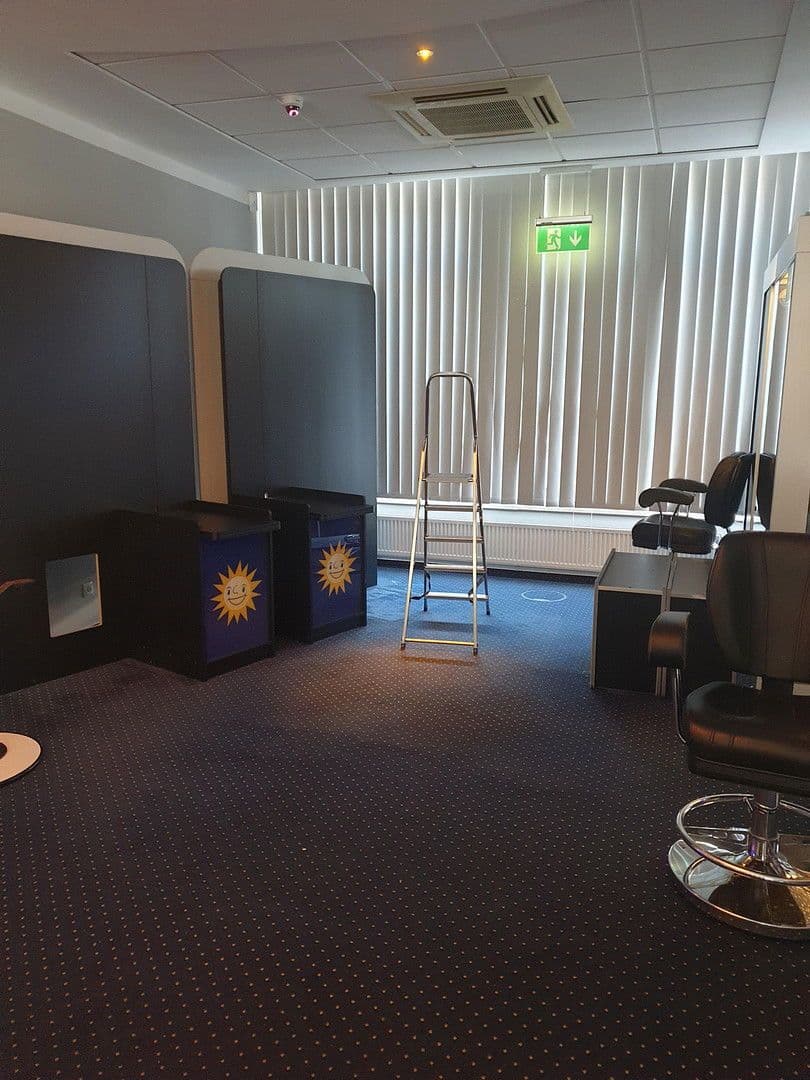 Pronájem nebytového prostoru 297 m², Pinneberstraße 155, Ellerbek, Šlesvicko-Holštýnsko Pronájem nebytového prostoru 297 m², Pinneberstraße 155, Ellerbek, Šlesvicko-Holštýnsko