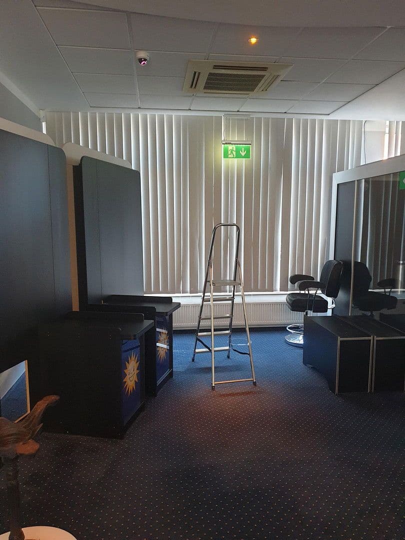 Pronájem nebytového prostoru 297 m², Pinneberstraße 155, Ellerbek, Šlesvicko-Holštýnsko Pronájem nebytového prostoru 297 m², Pinneberstraße 155, Ellerbek, Šlesvicko-Holštýnsko