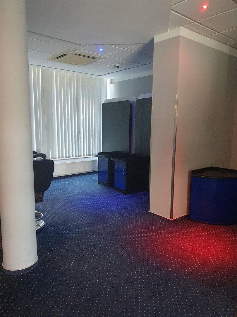 Pronájem nebytového prostoru 297 m², Pinneberstraße 155, Ellerbek, Šlesvicko-Holštýnsko Pronájem nebytového prostoru 297 m², Pinneberstraße 155, Ellerbek, Šlesvicko-Holštýnsko