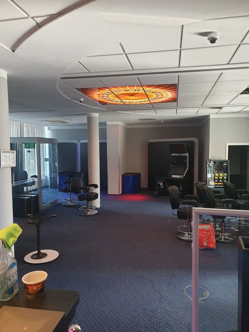 Pronájem nebytového prostoru 297 m², Pinneberstraße 155, Ellerbek, Šlesvicko-Holštýnsko Pronájem nebytového prostoru 297 m², Pinneberstraße 155, Ellerbek, Šlesvicko-Holštýnsko