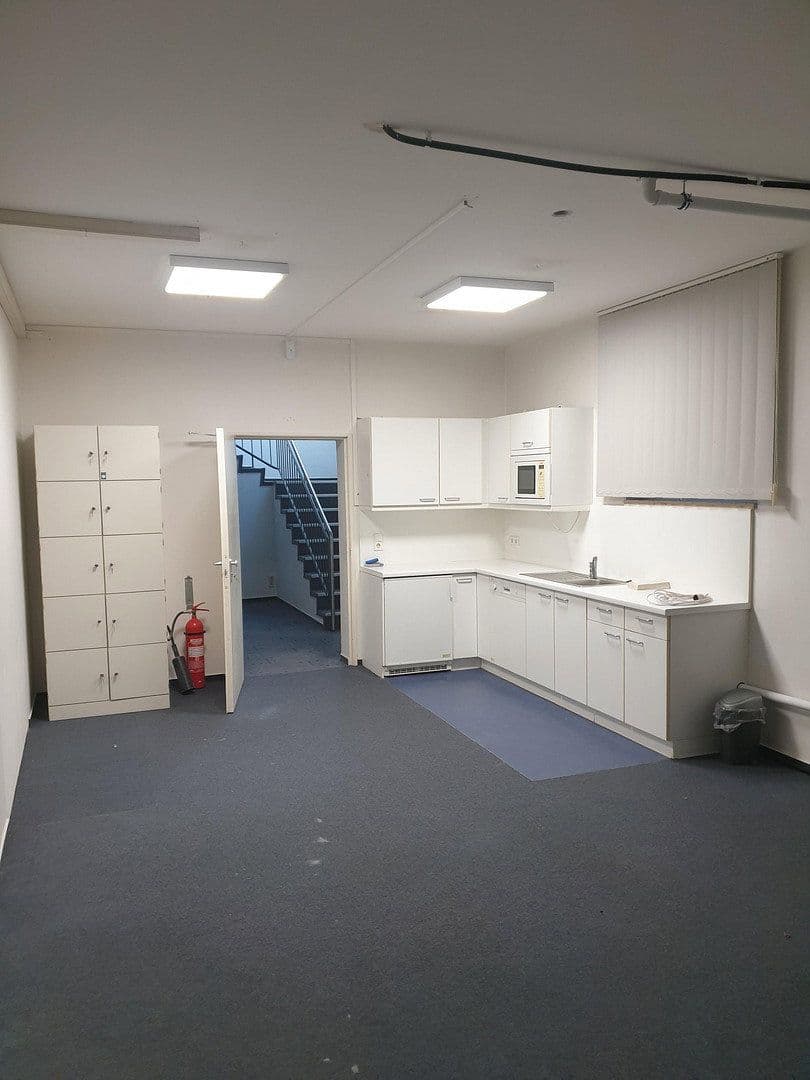 Pronájem nebytového prostoru 297 m², Pinneberstraße 155, Ellerbek, Šlesvicko-Holštýnsko Pronájem nebytového prostoru 297 m², Pinneberstraße 155, Ellerbek, Šlesvicko-Holštýnsko