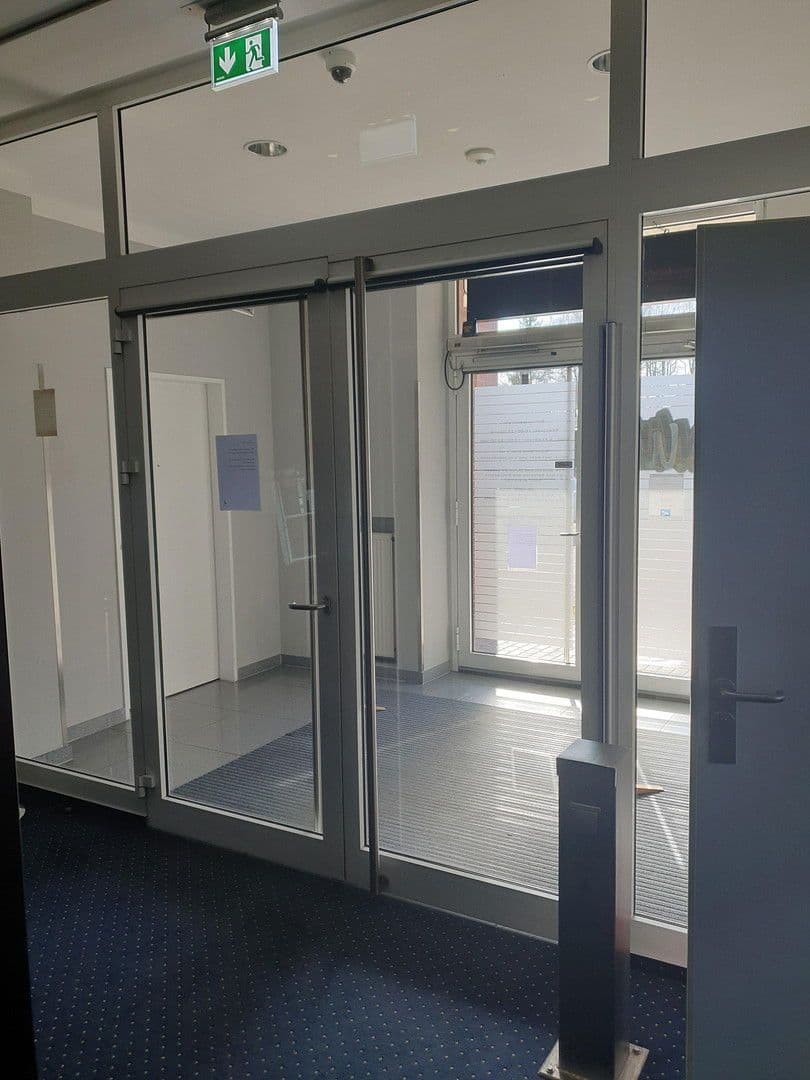 Pronájem nebytového prostoru 297 m², Pinneberstraße 155, Ellerbek, Šlesvicko-Holštýnsko Pronájem nebytového prostoru 297 m², Pinneberstraße 155, Ellerbek, Šlesvicko-Holštýnsko