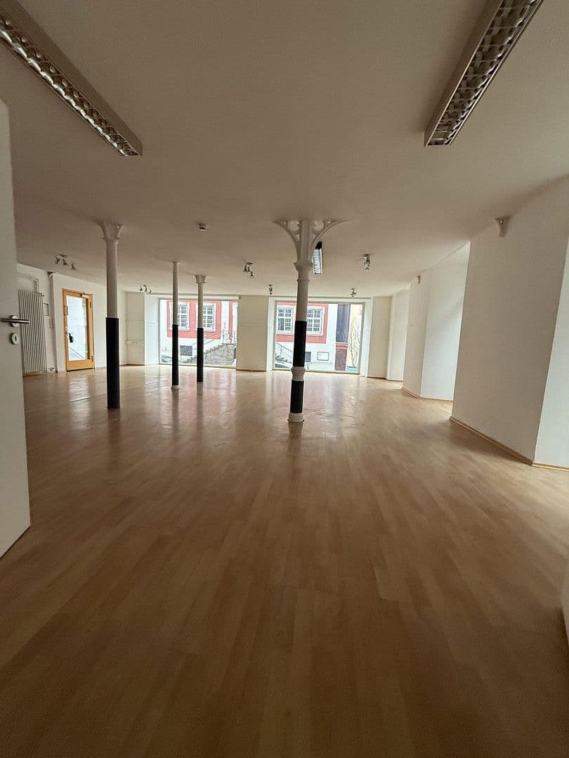 Pronájem nebytového prostoru 136 m², Spitalstrasse 17, Ellwangen (Jagst), Bádensko-Württembersko Pronájem nebytového prostoru 136 m², Spitalstrasse 17, Ellwangen (Jagst), Bádensko-Württembersko