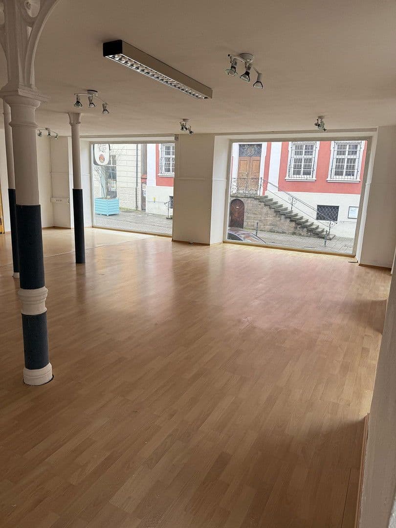 Pronájem nebytového prostoru 136 m², Spitalstrasse 17, Ellwangen (Jagst), Bádensko-Württembersko Pronájem nebytového prostoru 136 m², Spitalstrasse 17, Ellwangen (Jagst), Bádensko-Württembersko