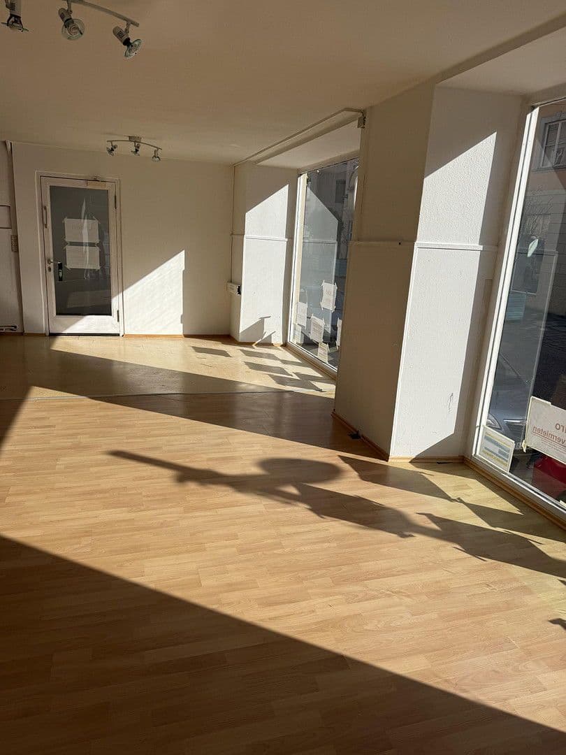 Pronájem nebytového prostoru 136 m², Spitalstrasse 17, Ellwangen (Jagst), Bádensko-Württembersko Pronájem nebytového prostoru 136 m², Spitalstrasse 17, Ellwangen (Jagst), Bádensko-Württembersko