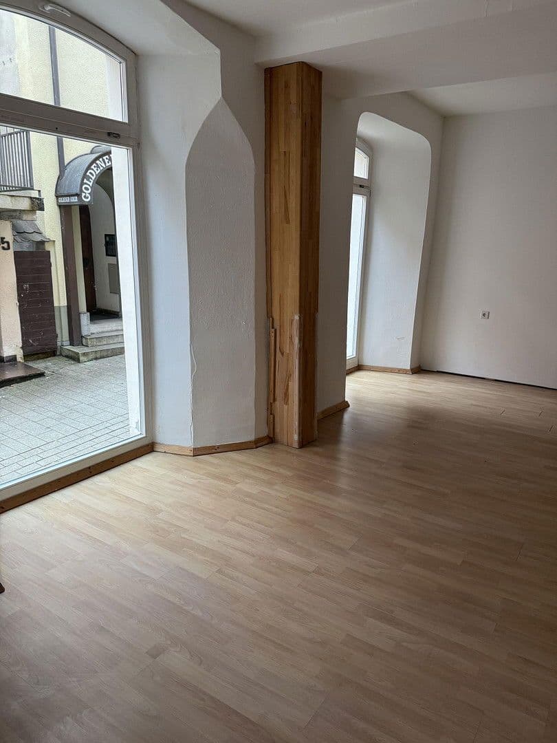 Pronájem nebytového prostoru 136 m², Spitalstrasse 17, Ellwangen (Jagst), Bádensko-Württembersko Pronájem nebytového prostoru 136 m², Spitalstrasse 17, Ellwangen (Jagst), Bádensko-Württembersko