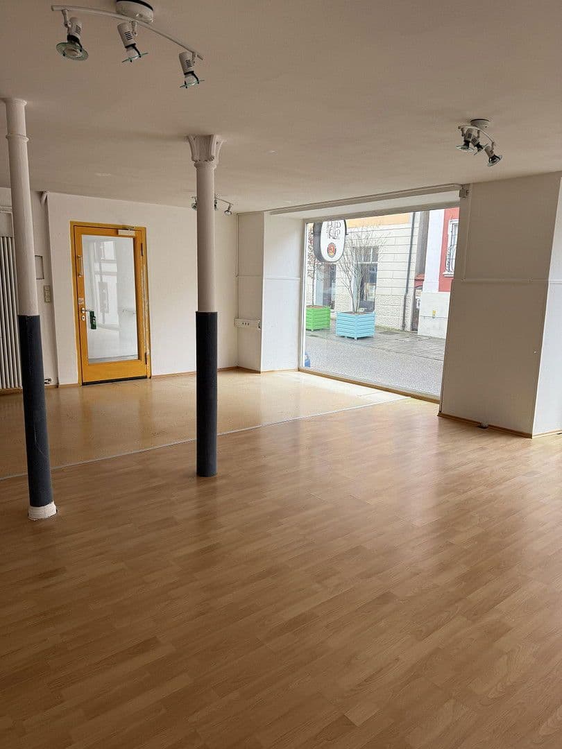 Pronájem nebytového prostoru 136 m², Spitalstrasse 17, Ellwangen (Jagst), Bádensko-Württembersko Pronájem nebytového prostoru 136 m², Spitalstrasse 17, Ellwangen (Jagst), Bádensko-Württembersko