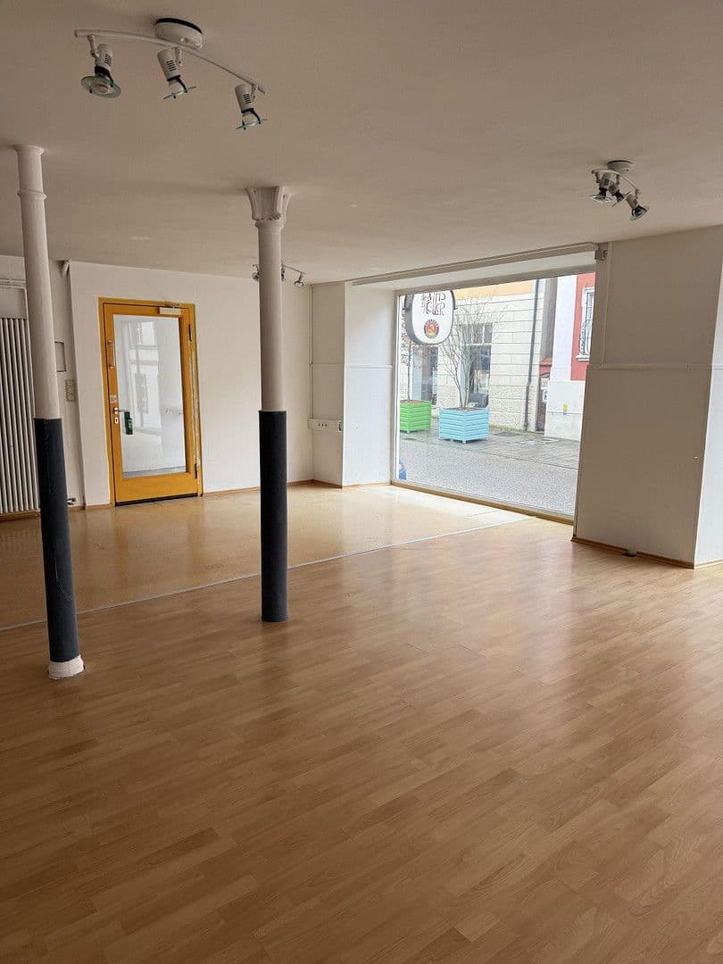 Pronájem nebytového prostoru 136 m², Spitalstrasse 17, Ellwangen (Jagst), Bádensko-Württembersko Pronájem nebytového prostoru 136 m², Spitalstrasse 17, Ellwangen (Jagst), Bádensko-Württembersko