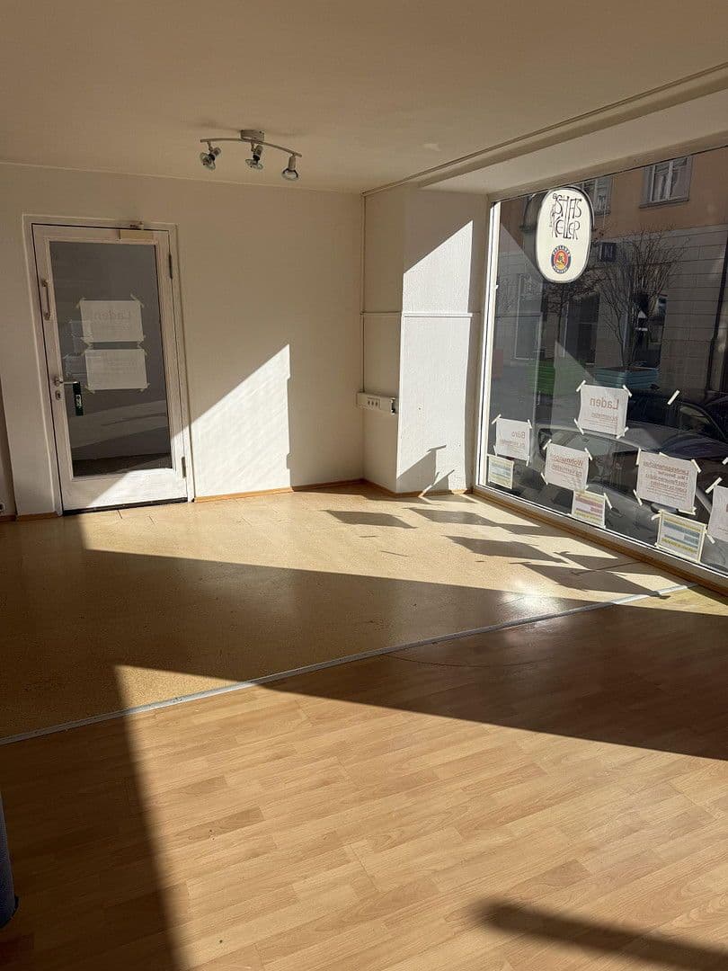 Pronájem nebytového prostoru 136 m², Spitalstrasse 17, Ellwangen (Jagst), Bádensko-Württembersko Pronájem nebytového prostoru 136 m², Spitalstrasse 17, Ellwangen (Jagst), Bádensko-Württembersko