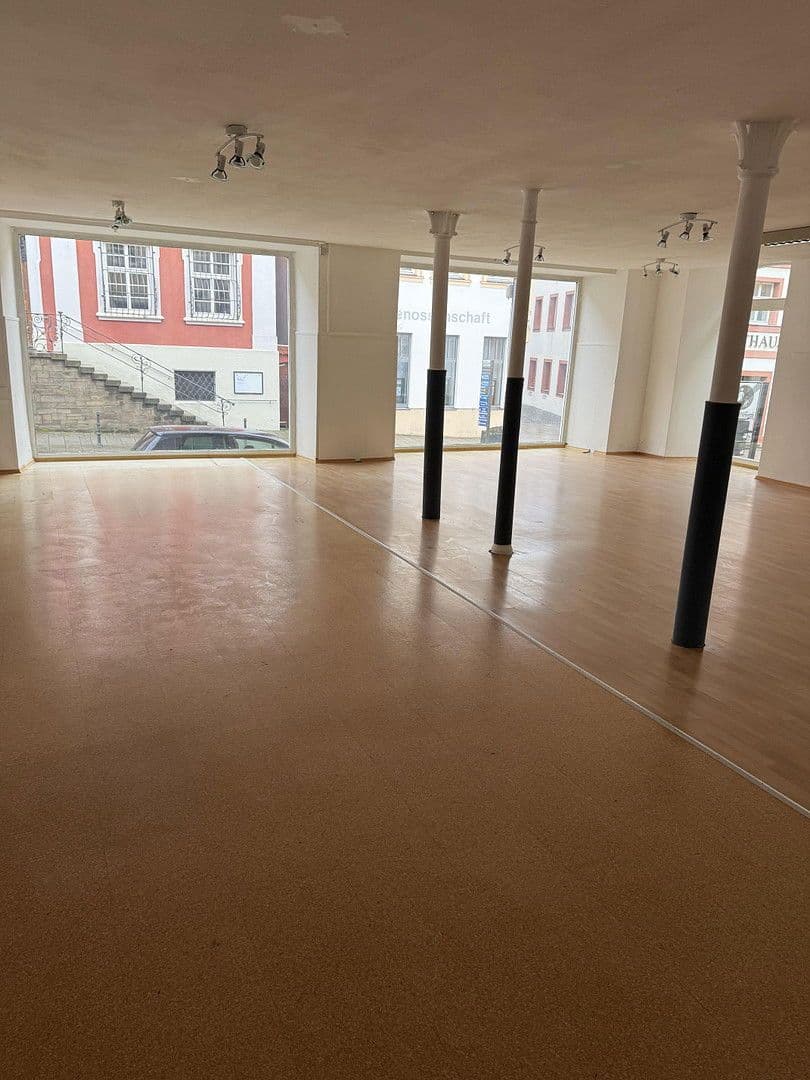 Pronájem nebytového prostoru 136 m², Spitalstrasse 17, Ellwangen (Jagst), Bádensko-Württembersko Pronájem nebytového prostoru 136 m², Spitalstrasse 17, Ellwangen (Jagst), Bádensko-Württembersko