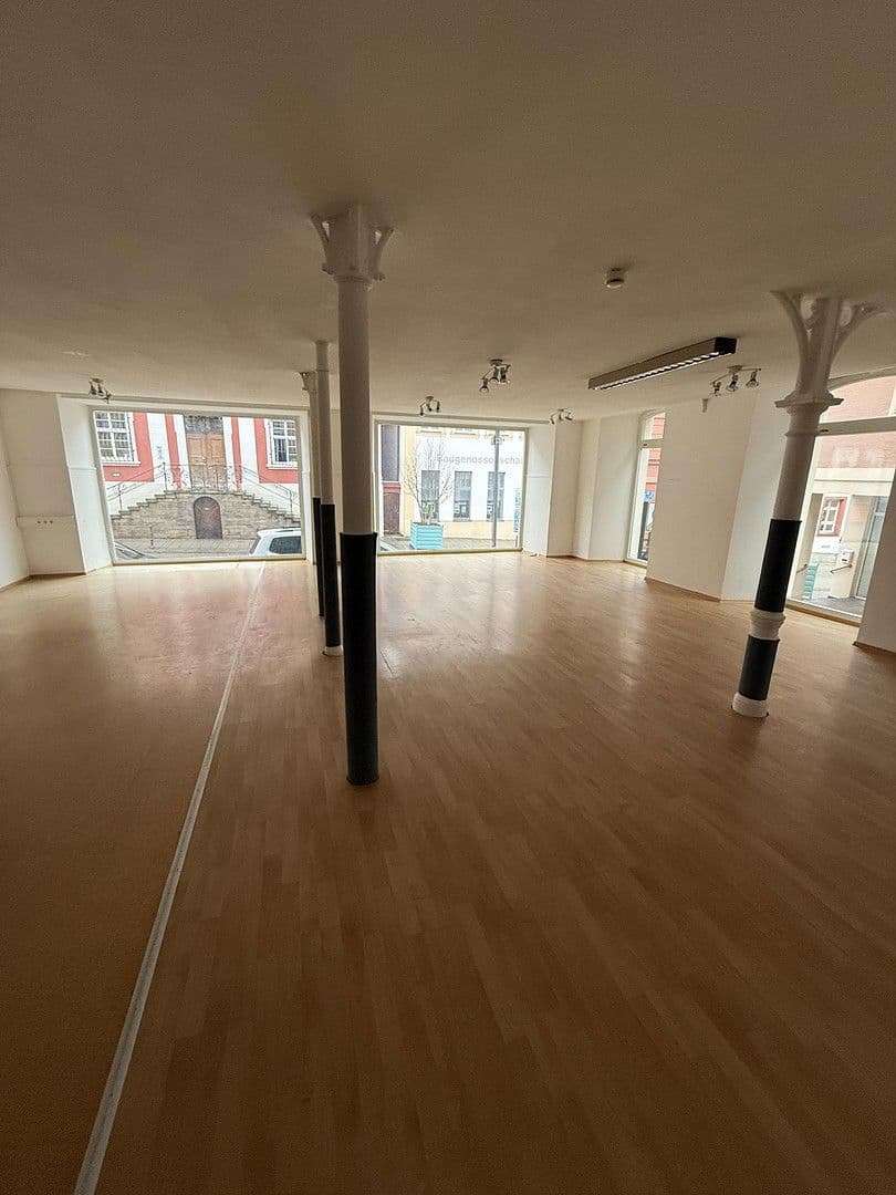 Pronájem nebytového prostoru 136 m², Spitalstrasse 17, Ellwangen (Jagst), Bádensko-Württembersko Pronájem nebytového prostoru 136 m², Spitalstrasse 17, Ellwangen (Jagst), Bádensko-Württembersko