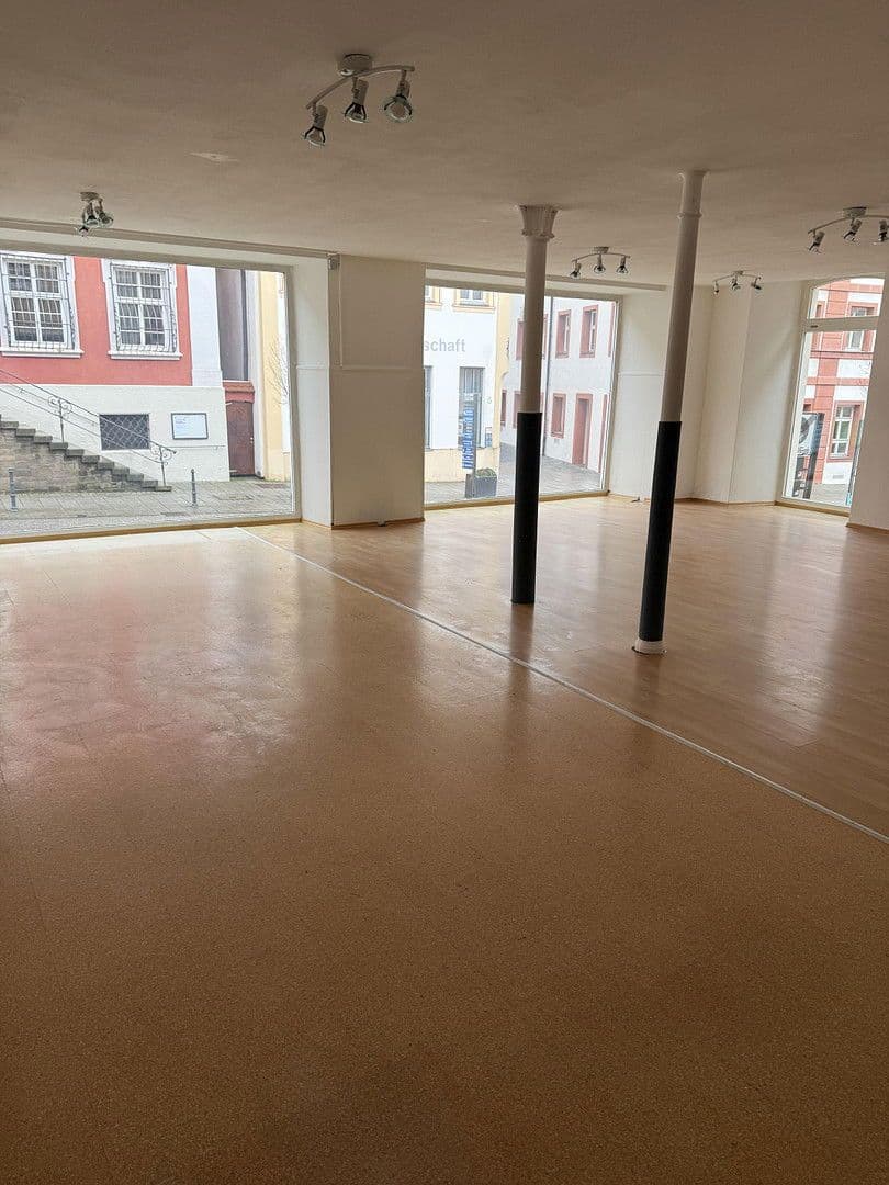 Pronájem nebytového prostoru 136 m², Spitalstrasse 17, Ellwangen (Jagst), Bádensko-Württembersko Pronájem nebytového prostoru 136 m², Spitalstrasse 17, Ellwangen (Jagst), Bádensko-Württembersko