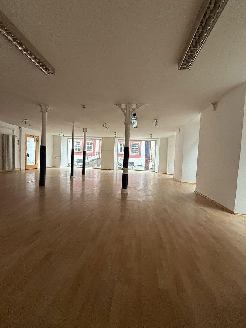 Pronájem nebytového prostoru 136 m², Spitalstrasse 17, Ellwangen (Jagst), Bádensko-Württembersko Pronájem nebytového prostoru 136 m², Spitalstrasse 17, Ellwangen (Jagst), Bádensko-Württembersko