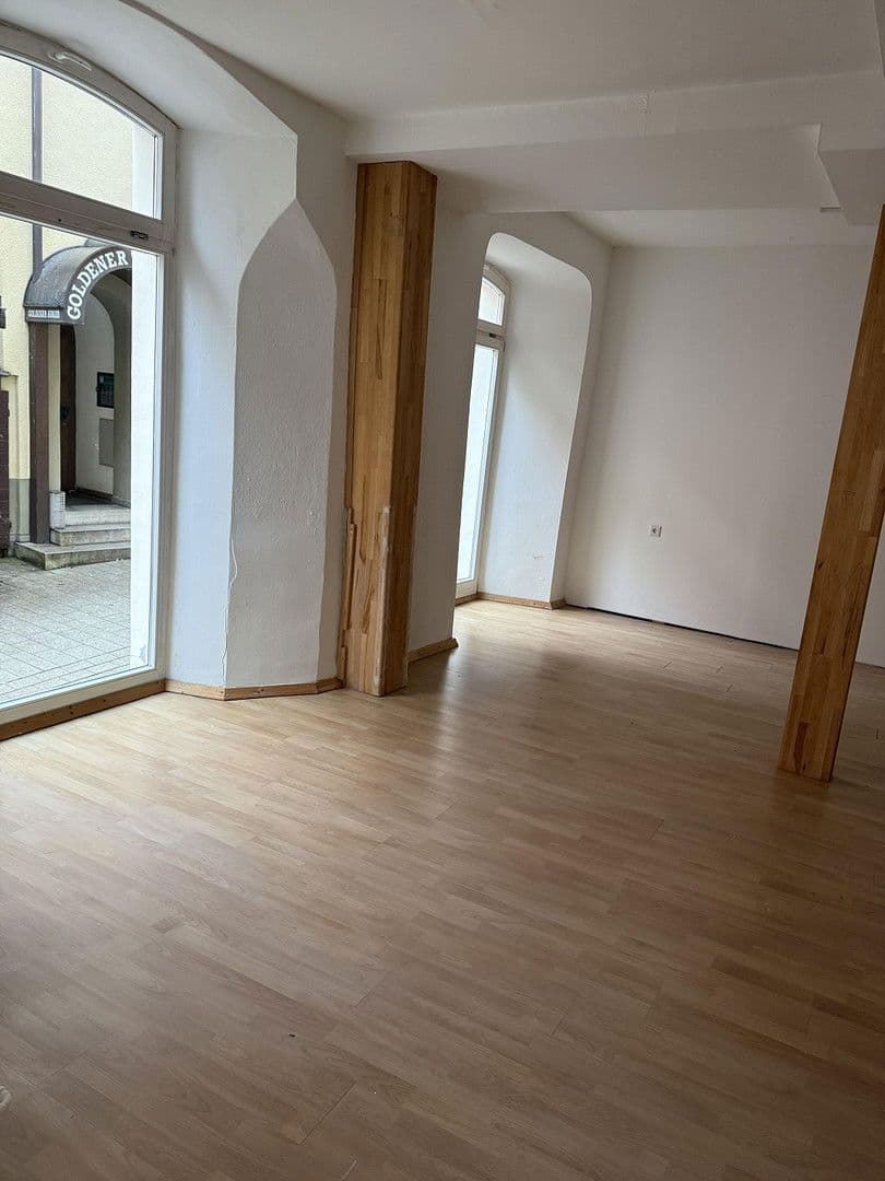 Pronájem nebytového prostoru 136 m², Spitalstrasse 17, Ellwangen (Jagst), Bádensko-Württembersko Pronájem nebytového prostoru 136 m², Spitalstrasse 17, Ellwangen (Jagst), Bádensko-Württembersko
