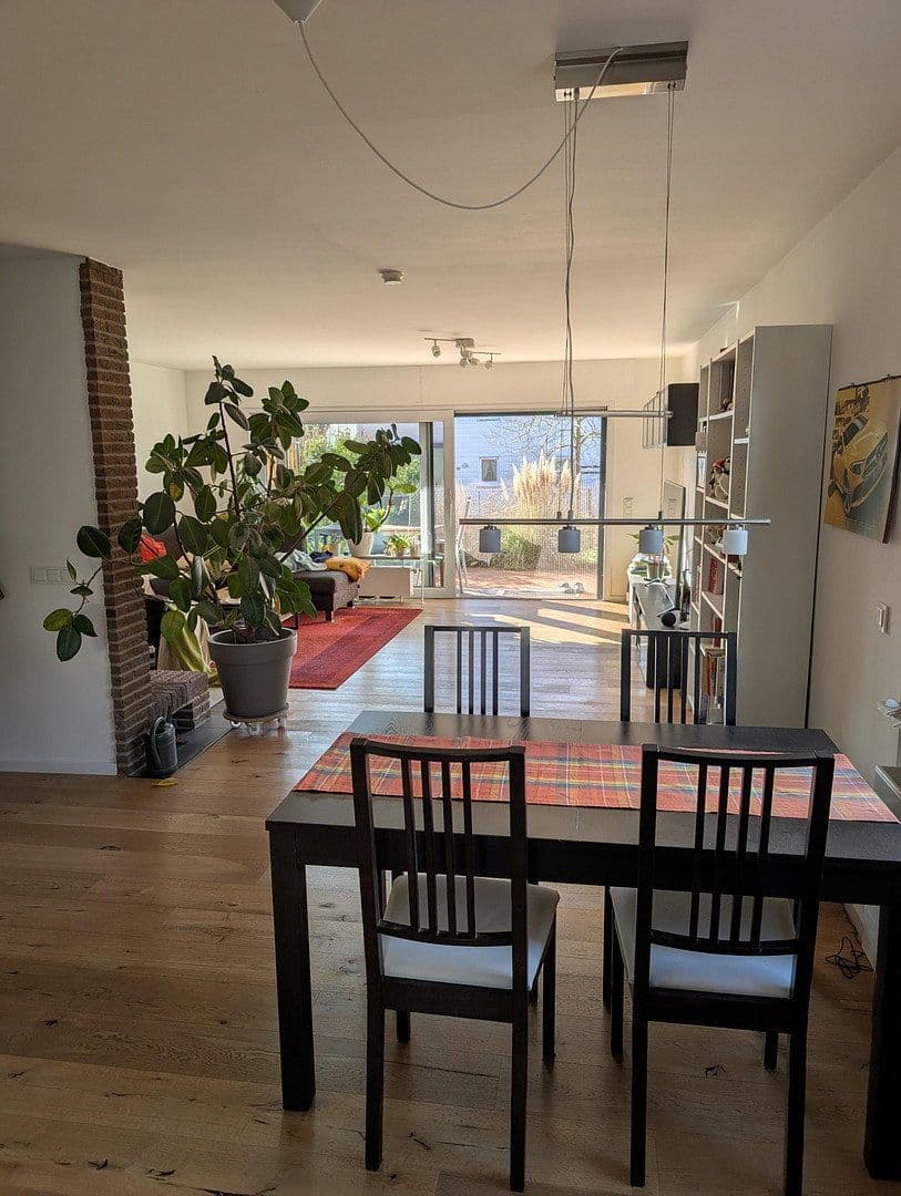 Prodej domu 188 m², pozemek 222 m², Leonberg, Bádensko-Württembersko Prodej domu 188 m², pozemek 222 m², Leonberg, Bádensko-Württembersko