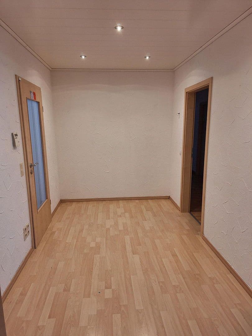 Pronájem bytu 4+kk 138 m², Tuttlingen, Bádensko-Württembersko Pronájem bytu 4+kk 138 m², Tuttlingen, Bádensko-Württembersko