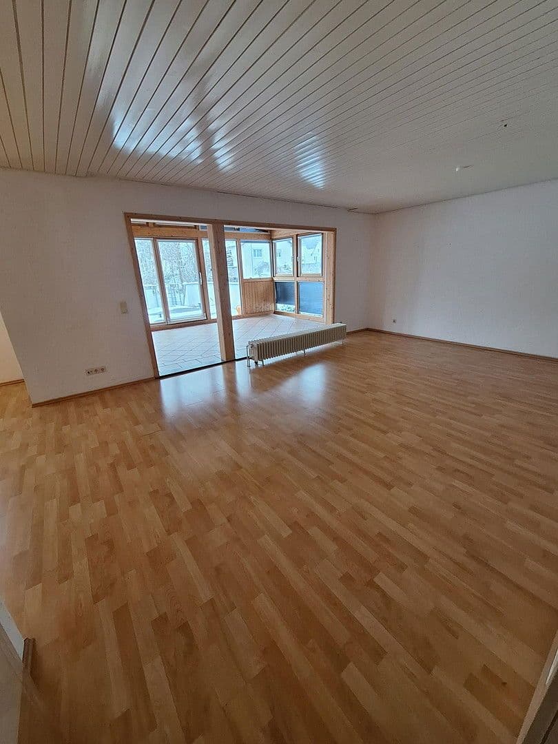 Pronájem bytu 4+kk 138 m², Tuttlingen, Bádensko-Württembersko Pronájem bytu 4+kk 138 m², Tuttlingen, Bádensko-Württembersko
