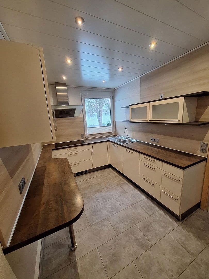 Pronájem bytu 4+kk 138 m², Tuttlingen, Bádensko-Württembersko Pronájem bytu 4+kk 138 m², Tuttlingen, Bádensko-Württembersko