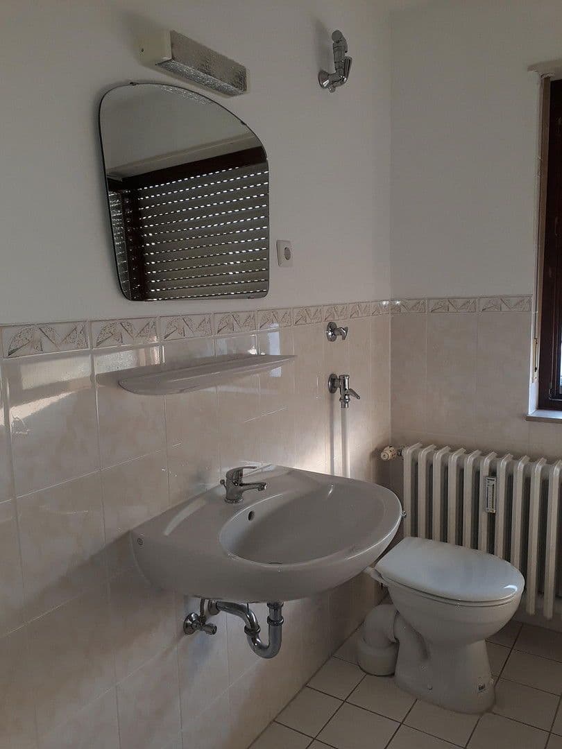 Pronájem bytu 3+1 86 m², Ludwigshafen, Porýní-Falc Pronájem bytu 3+1 86 m², Ludwigshafen, Porýní-Falc