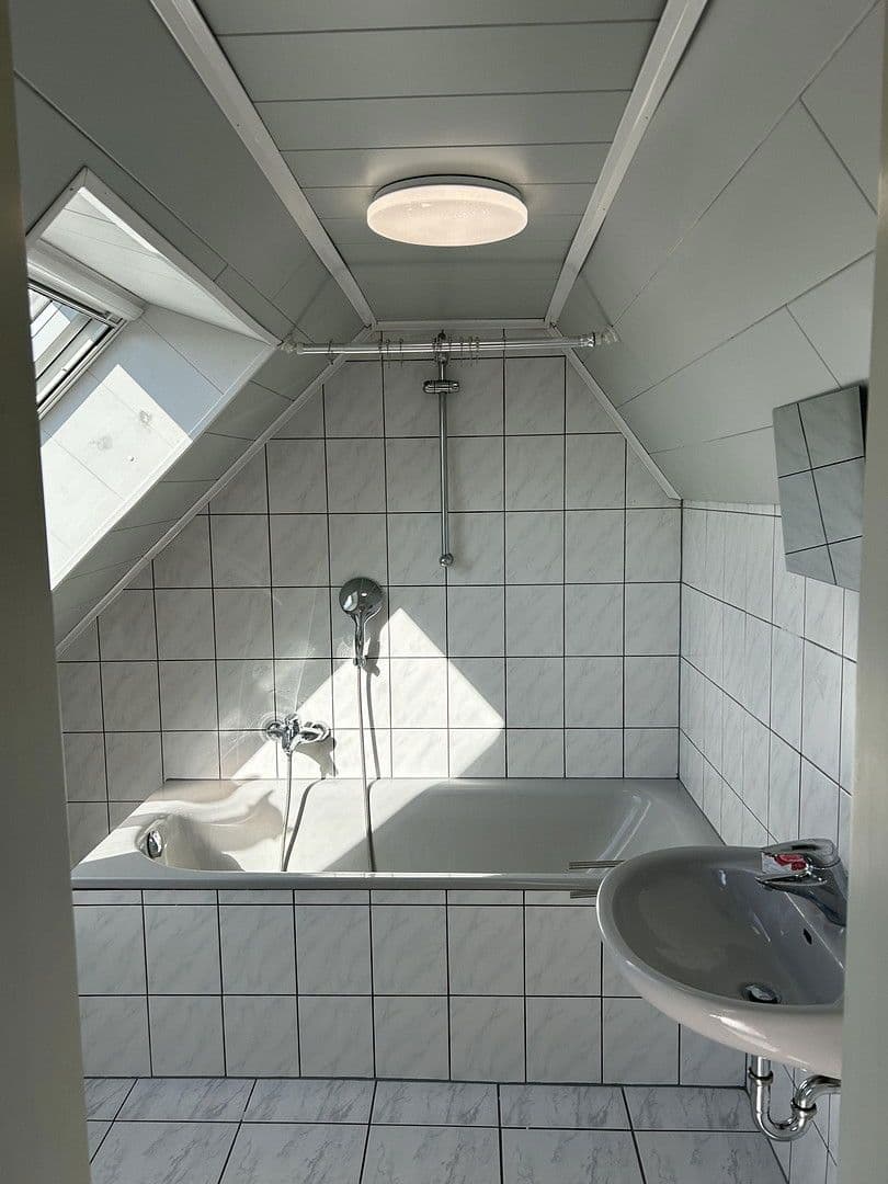 Pronájem bytu 3+1 74 m², Kerpen, Severní Porýní-Vestfálsko Pronájem bytu 3+1 74 m², Kerpen, Severní Porýní-Vestfálsko