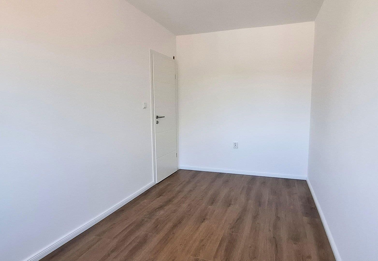 Pronájem bytu 3+1 62 m², Kellerstraße 12, Bad Sülze, Mecklenburg-Vorpommern Pronájem bytu 3+1 62 m², Kellerstraße 12, Bad Sülze, Mecklenburg-Vorpommern