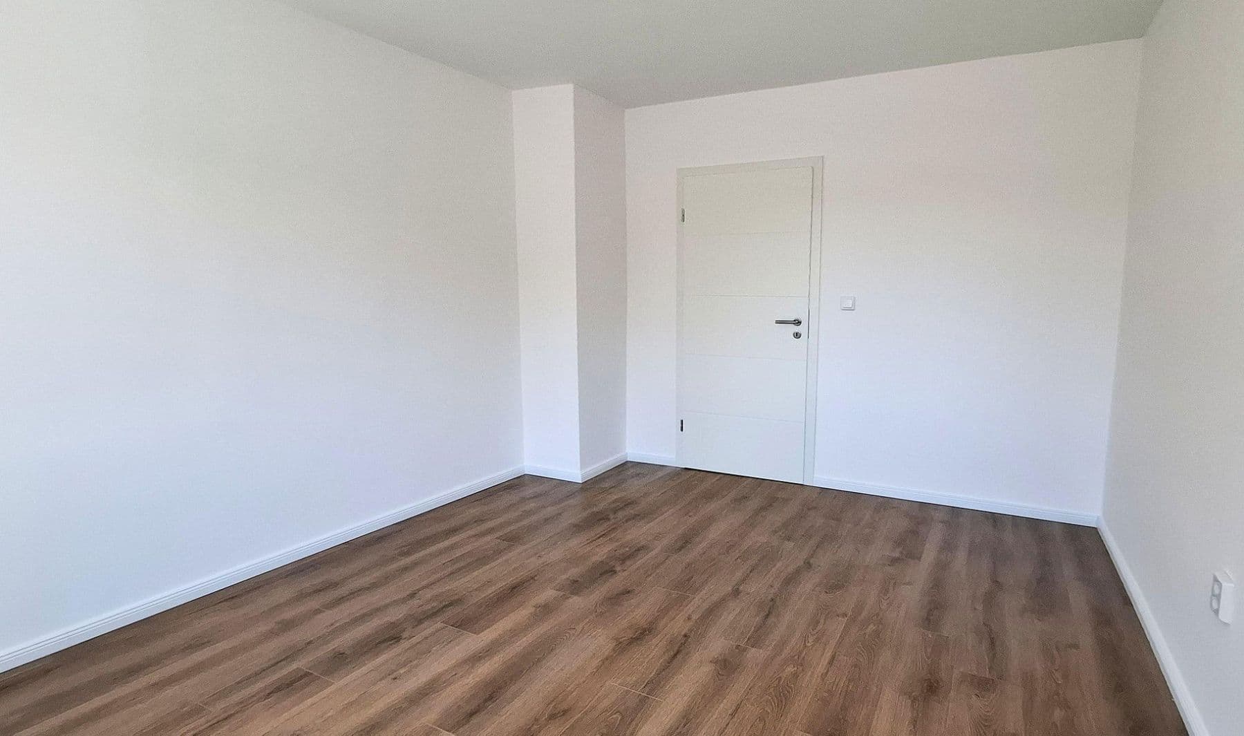 Pronájem bytu 3+1 62 m², Kellerstraße 12, Bad Sülze, Mecklenburg-Vorpommern Pronájem bytu 3+1 62 m², Kellerstraße 12, Bad Sülze, Mecklenburg-Vorpommern