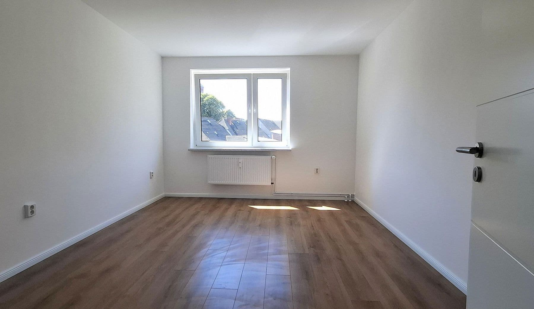 Pronájem bytu 3+1 62 m², Kellerstraße 12, Bad Sülze, Mecklenburg-Vorpommern Pronájem bytu 3+1 62 m², Kellerstraße 12, Bad Sülze, Mecklenburg-Vorpommern