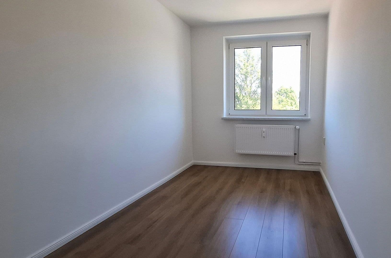 Pronájem bytu 3+1 62 m², Kellerstraße 12, Bad Sülze, Mecklenburg-Vorpommern Pronájem bytu 3+1 62 m², Kellerstraße 12, Bad Sülze, Mecklenburg-Vorpommern