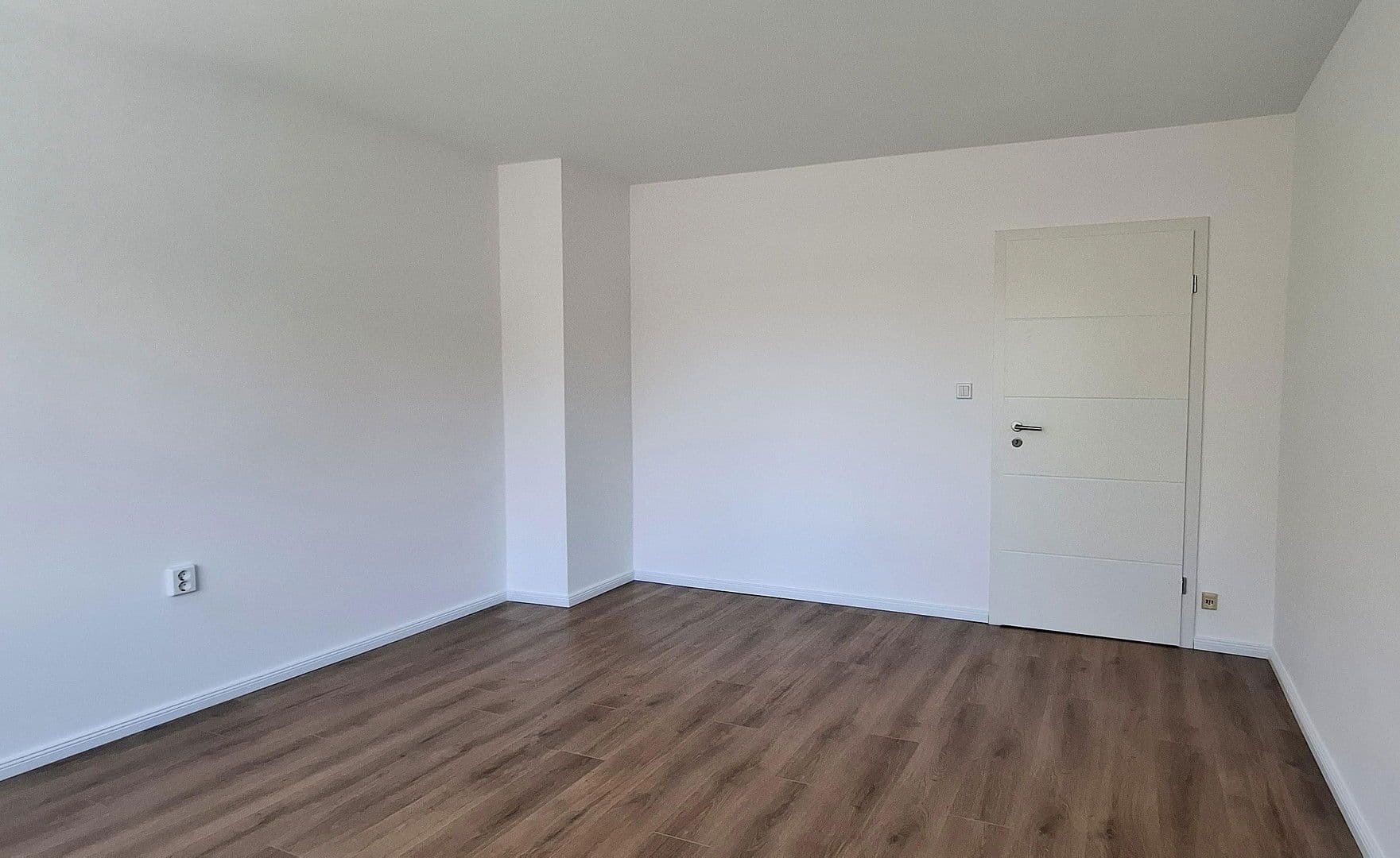 Pronájem bytu 3+1 62 m², Kellerstraße 12, Bad Sülze, Mecklenburg-Vorpommern Pronájem bytu 3+1 62 m², Kellerstraße 12, Bad Sülze, Mecklenburg-Vorpommern