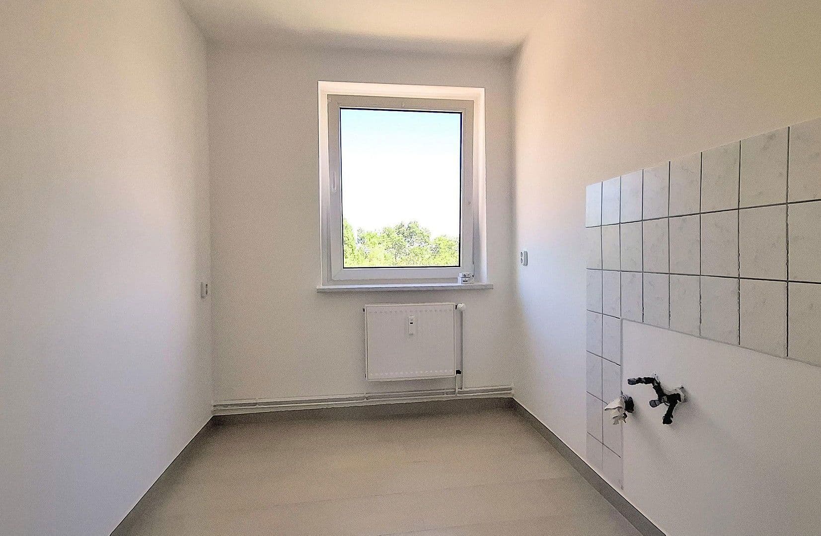Pronájem bytu 3+1 62 m², Kellerstraße 12, Bad Sülze, Mecklenburg-Vorpommern Pronájem bytu 3+1 62 m², Kellerstraße 12, Bad Sülze, Mecklenburg-Vorpommern