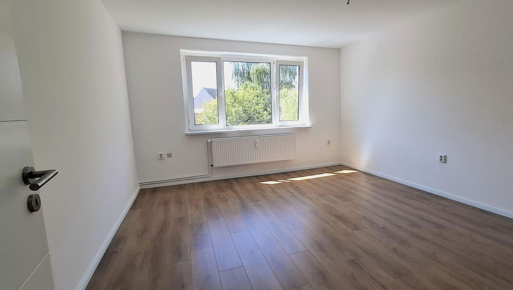 Pronájem bytu 3+1 62 m², Kellerstraße 12, Bad Sülze, Mecklenburg-Vorpommern Pronájem bytu 3+1 62 m², Kellerstraße 12, Bad Sülze, Mecklenburg-Vorpommern