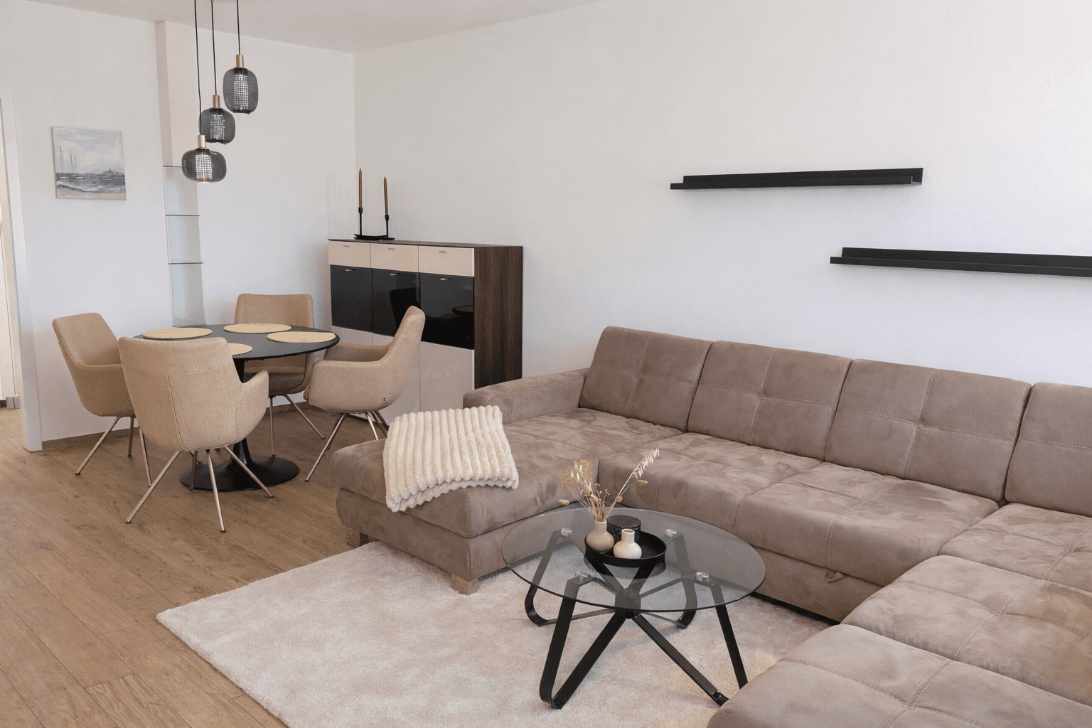 Pronájem bytu 2+1 73 m², Rostock, Mecklenburg-Vorpommern Pronájem bytu 2+1 73 m², Rostock, Mecklenburg-Vorpommern