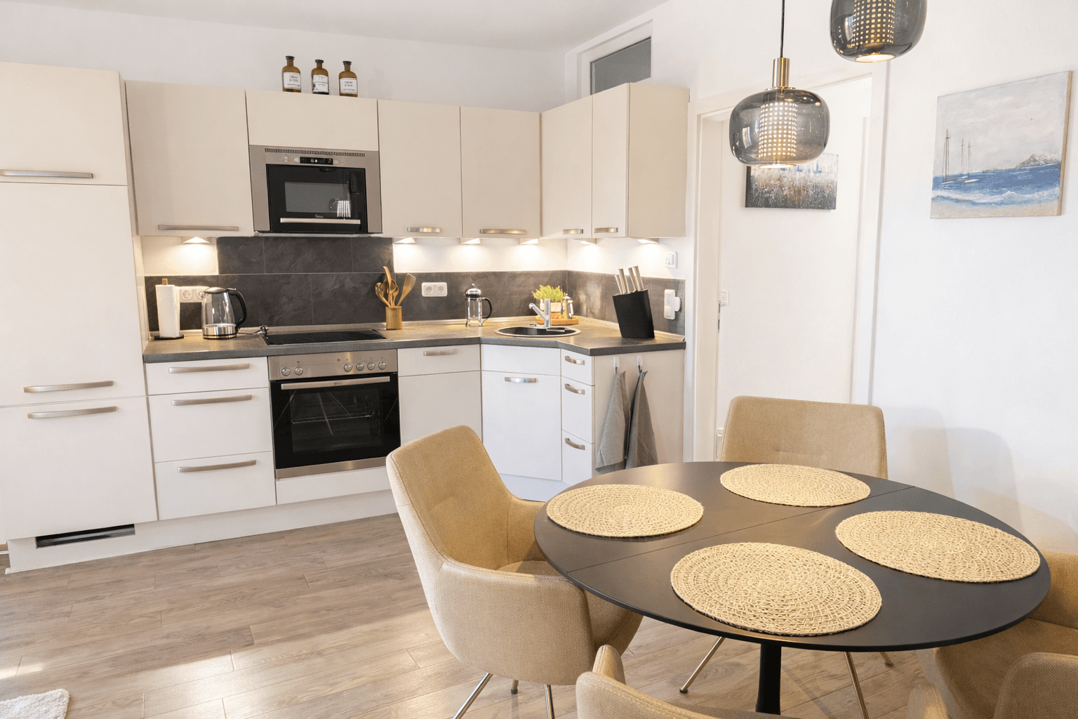 Pronájem bytu 2+1 73 m², Rostock, Mecklenburg-Vorpommern Pronájem bytu 2+1 73 m², Rostock, Mecklenburg-Vorpommern