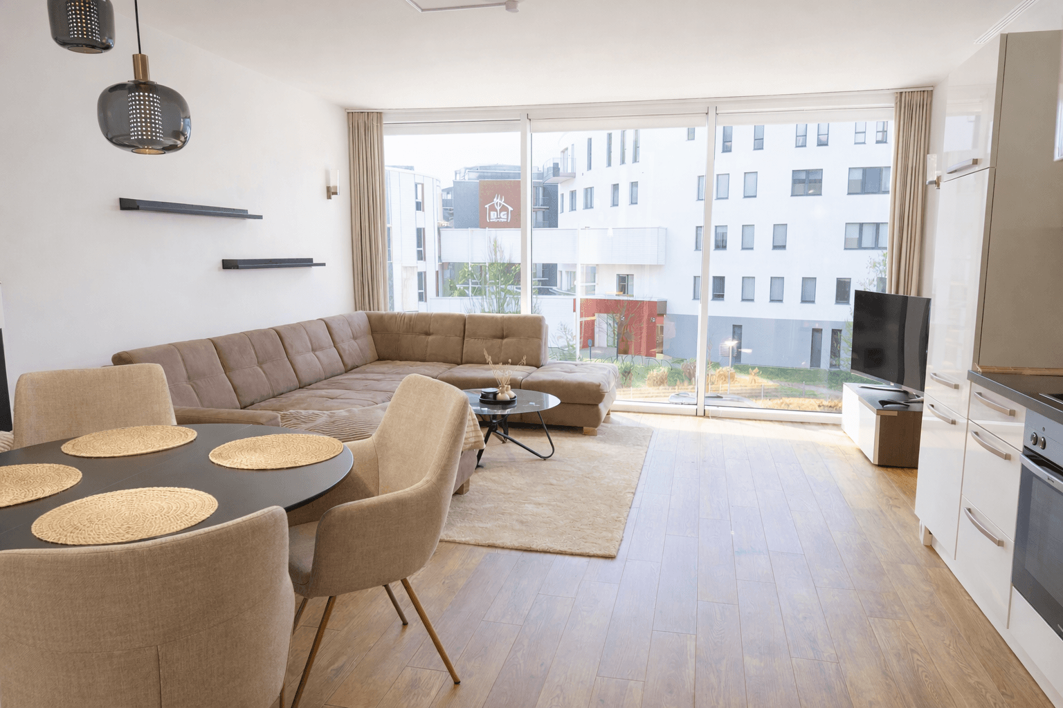 Pronájem bytu 2+1 73 m², Rostock, Mecklenburg-Vorpommern Pronájem bytu 2+1 73 m², Rostock, Mecklenburg-Vorpommern