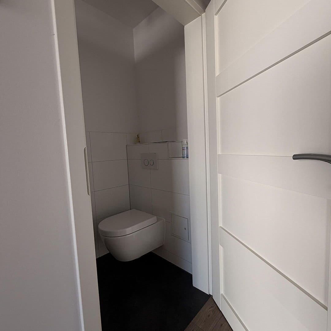 Pronájem bytu 2+1 73 m², Rostock, Mecklenburg-Vorpommern Pronájem bytu 2+1 73 m², Rostock, Mecklenburg-Vorpommern