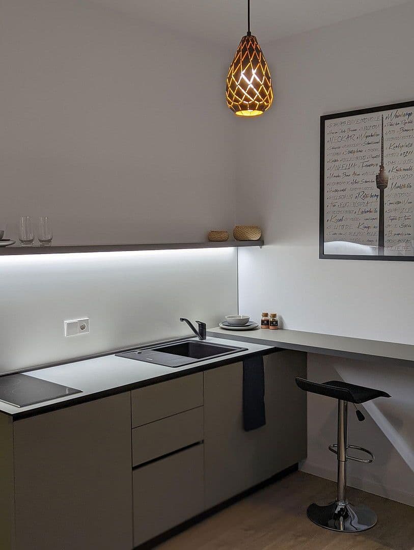 Pronájem bytu 1+1 21 m², Rotebühlstrasse 108, Stuttgart West, Bádensko-Württembersko Pronájem bytu 1+1 21 m², Rotebühlstrasse 108, Stuttgart West, Bádensko-Württembersko