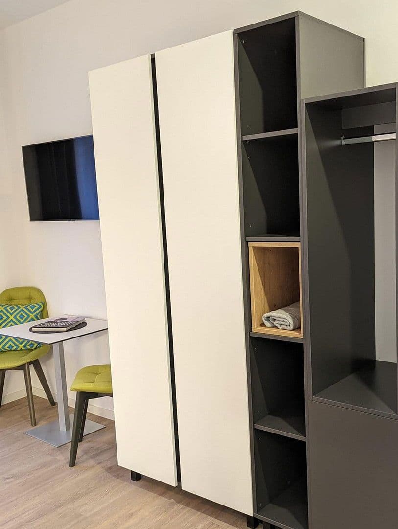 Pronájem bytu 1+1 21 m², Rotebühlstrasse 108, Stuttgart West, Bádensko-Württembersko Pronájem bytu 1+1 21 m², Rotebühlstrasse 108, Stuttgart West, Bádensko-Württembersko