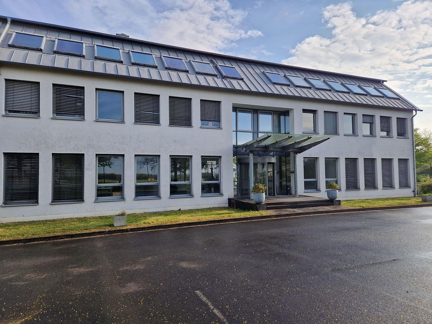 Pronájem kanceláře 355 m², Angermunder Straße 126, Düsseldorf - Angermund, Severní Porýní-Vestfálsko Pronájem kanceláře 355 m², Angermunder Straße 126, Düsseldorf - Angermund, Severní Porýní-Vestfálsko